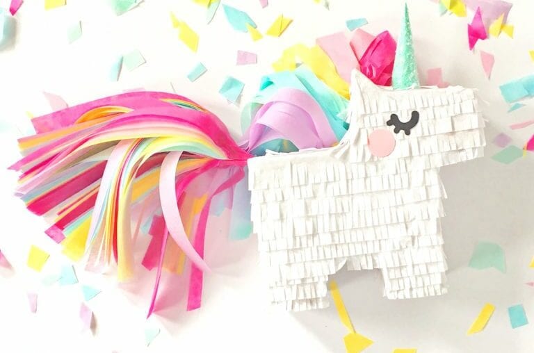 unicornio feito de caixa de papelao 09v