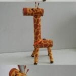 Animais com rolo de papel higienico - jirafa