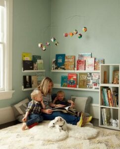 Espaço de leitura infantil em casa