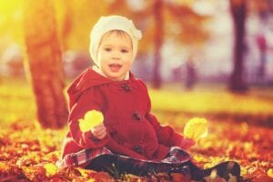 Fotos de bebês em paisagem de outono