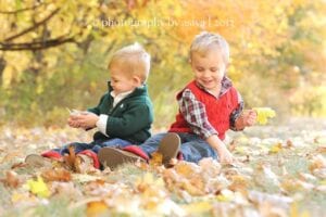 Fotos de bebês em paisagem de outono