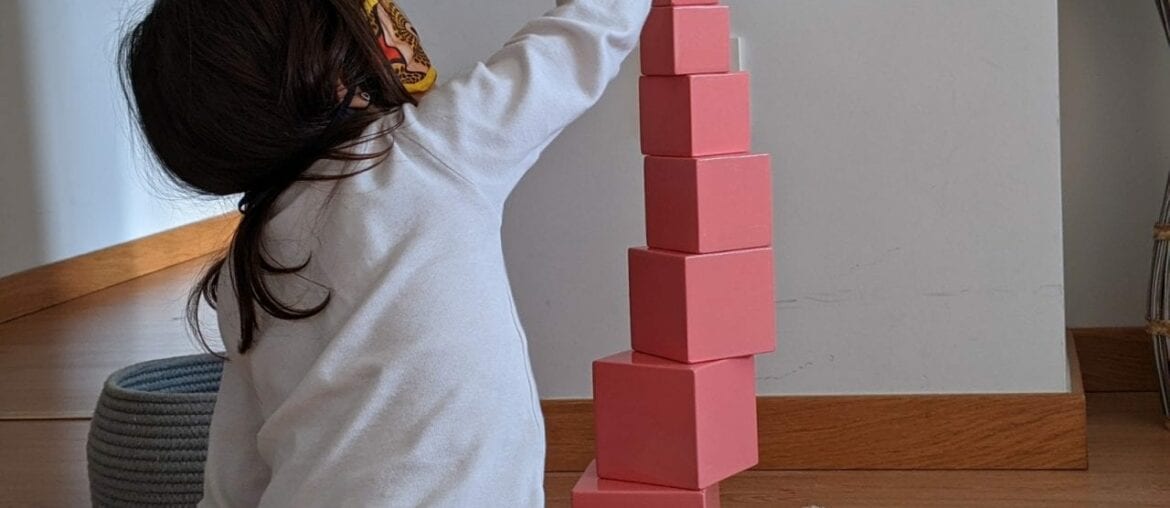 montar torre rosa montessoriana 05