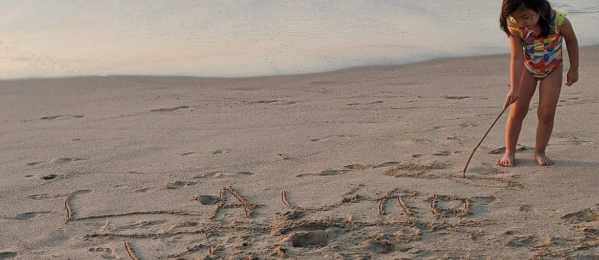 escrever nome na areia da praia 01